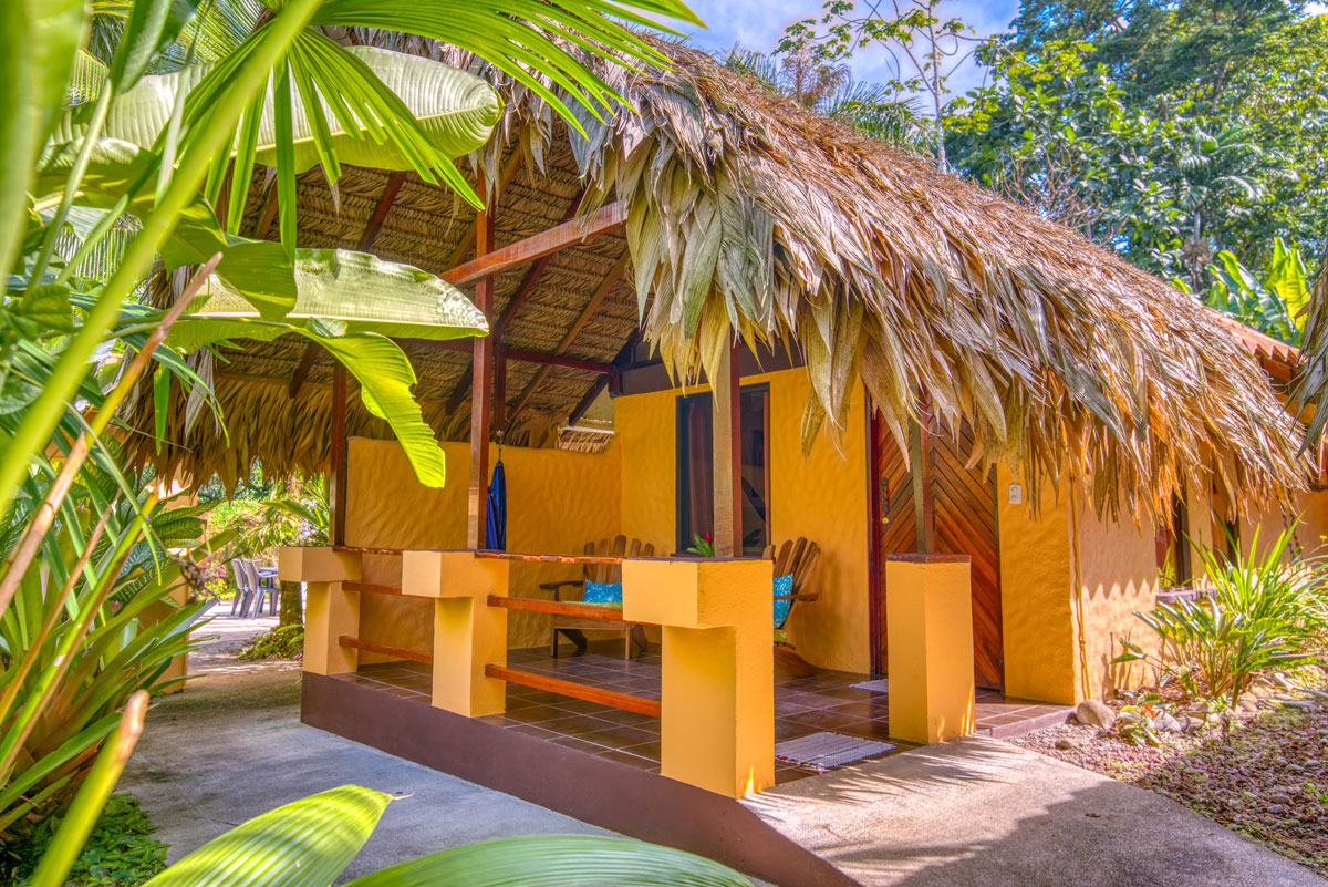 CARIBE TOWN HOTEL SUPERIOR HONEYMOON BUNGALOW